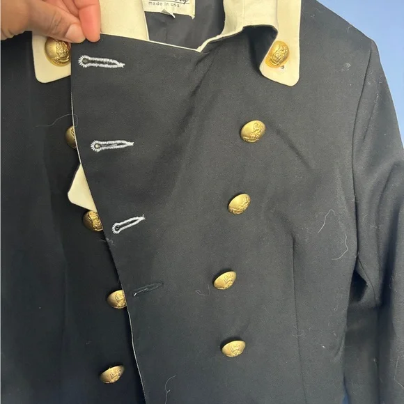 Elegant Black and Cream Blazer with Gold Accents - Picture 3 of 5